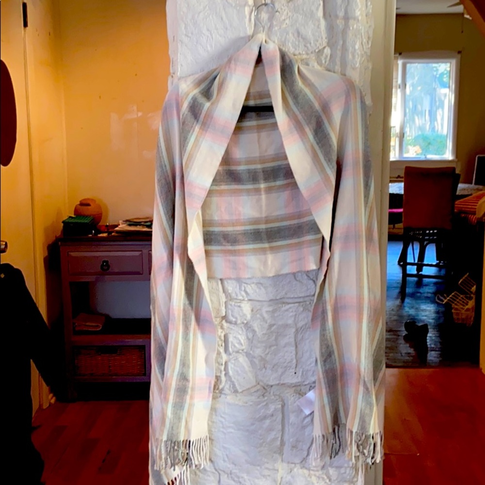 Beautiful soft pashmina.